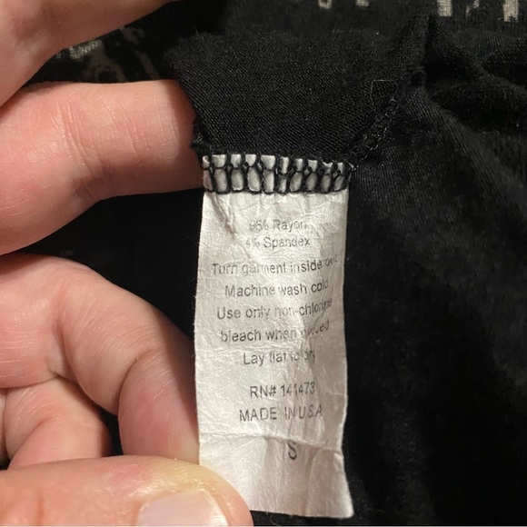 P Michael Black Georgia Bulldogs Graphic Aztec Print Beaded Top - Picture 5 of 5